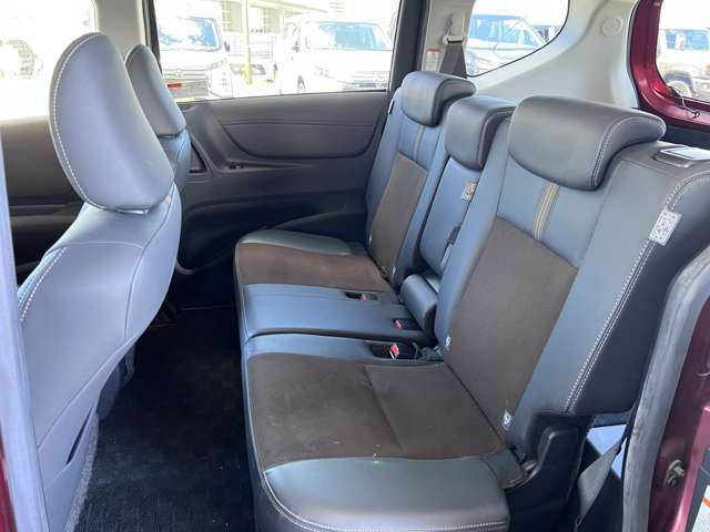 【ディーラーの車は高い？】実はそんなことないんです！ディーラーはオークションなどを使わず、自社で車を仕入れているので安いんです☆さらに諸費用も明確で安いので、総額で比較してみてくださいね♪
