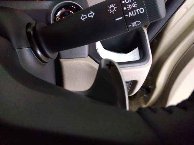 ATなのにMT気分の味わえるパドルシフト付です。エンジンブレーキが欲しい下り坂なんかは本当に重宝しますよ。