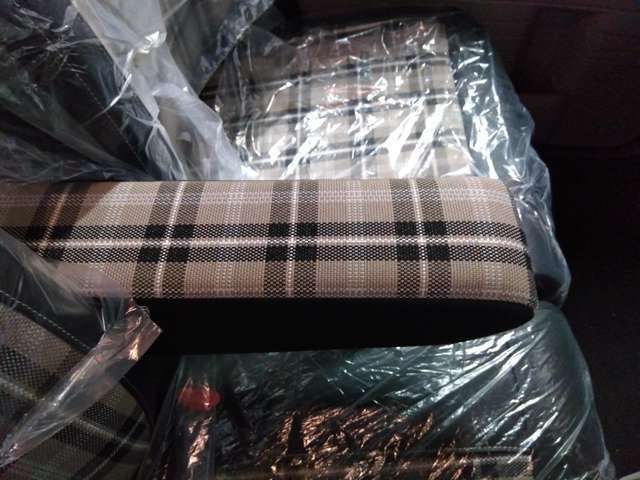 大型アームレストがちょうど腕が置きやすい位置でリラックス。快適なドライブが楽しめます。