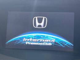 【メーカー純正ナビ】インテリアに溶け込むスタイリッシュな「専用設計」メーカーナビを装備♪視認性や操作性など基本性能にも優れ、より上質なカーライフをお楽しみいただけます。