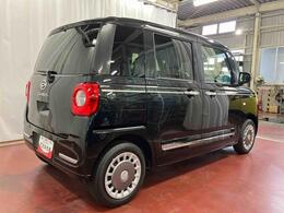 落ち着いた配色とセオリー専用アクセントで大人の上質空間を演出！