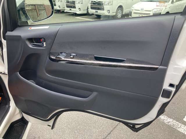 車輌買取も行なっております。商用車から普通車どのようなお車でも買い取ります！査定無料ですのでお気軽にお申し付けくださいませ♪