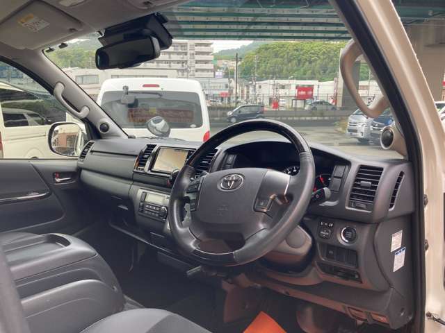 当店の車はルームクリーニング施工済み！納車前には手がけWAX、室内仕上げ清掃で納車をおこなっております！