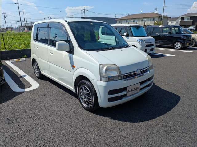 大好評のボディコーティングもご納車までに施工可能！雨染みや線傷など中古車だからと諦めていませんか？ピカピカの状態でお乗り出し頂けます！