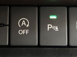 【コーナーセンサー】バンパーに付いたセンサーが障害物を検知！一定の距離に近づくとアラートで教えてくれます♪狭い駐車スペースや車庫入れ時も安心ですね☆