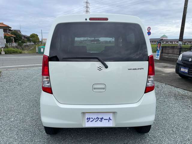 「サンクオート」では、安くて良質な車をお客様にお届けできるように仕入れにもこだわっております。内装はもちろん、外装も是非ご覧ください。