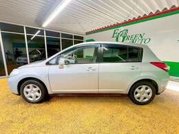 外装も特に目立つキズ等も無くキレイです！お探しの方はお早めに！全国納車も可能です！実際に現車確認が難しい当店より遠方の方でも一度ご相談下さい！