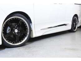 ヴォクシー専門店★GEAL★27年式HV　Vドレスアップ車両（モデリスタコンプリートカー、新品19インチAW、9型ナビ、12型後席モニター、両側電動スライドドア、プッシュスタート）入庫しました。