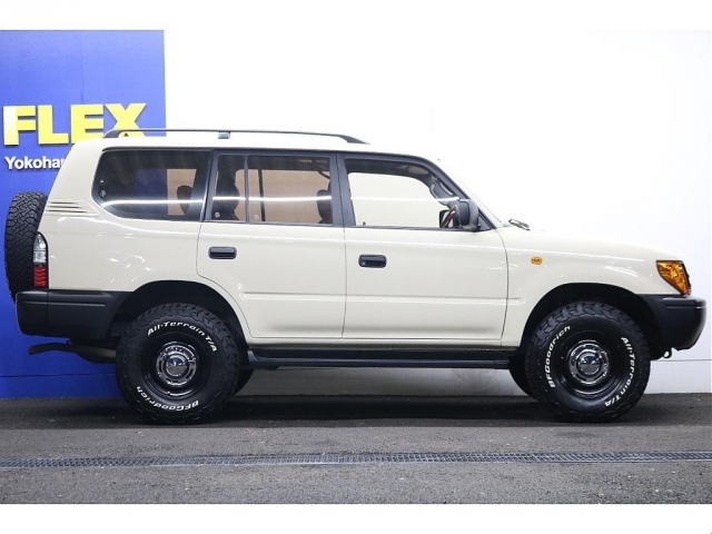 純正車高の為乗り降りも楽々です♪