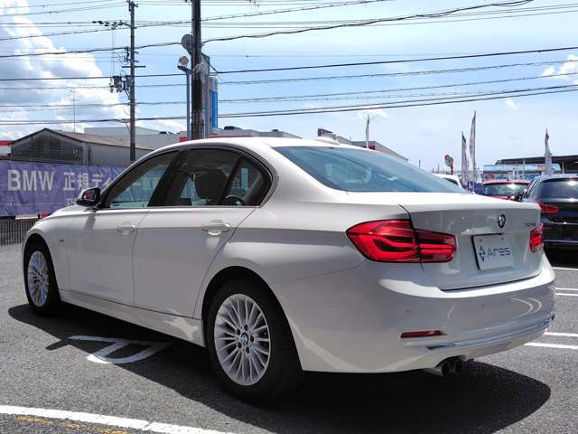 厳選されたBMW中古車が60台ほど展示されております。営業時間は10：00から18：00で年中無休（GW・お盆・年末年始を除く）で営業しております。