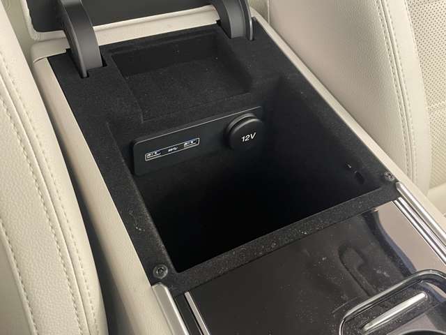 オートローンの取扱種類と致しましては【通常ローン】【残価設定型】【自由返済型】【リース型】とお客様のご希望にお合わせできるプランをご用意いたしました。