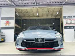 業務提携の「陸運局認証 整備工場」で車両点検・整備を実施しご納車いたします。ご納車後も安心のサービス体制でフォローさせていただきます。