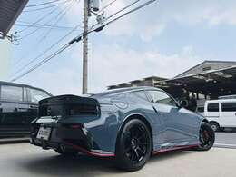 展示してある在庫車は全車内装・外装クリーニング施工済み。外装磨きはもちろん撥水コート仕上げも！！購入後のお手入れも簡単です。