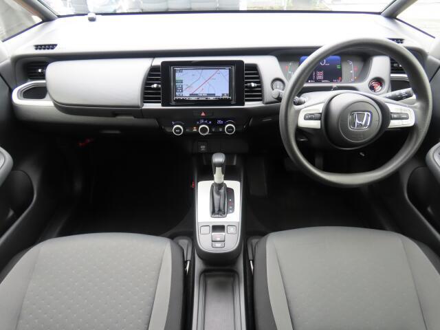 内外装の清掃・ガラス系ボディコーティングをCARクリーニング専門業者が施工いたしますので大変清潔。オリックス自動車ではみなさまに快適なドライブをお約束。