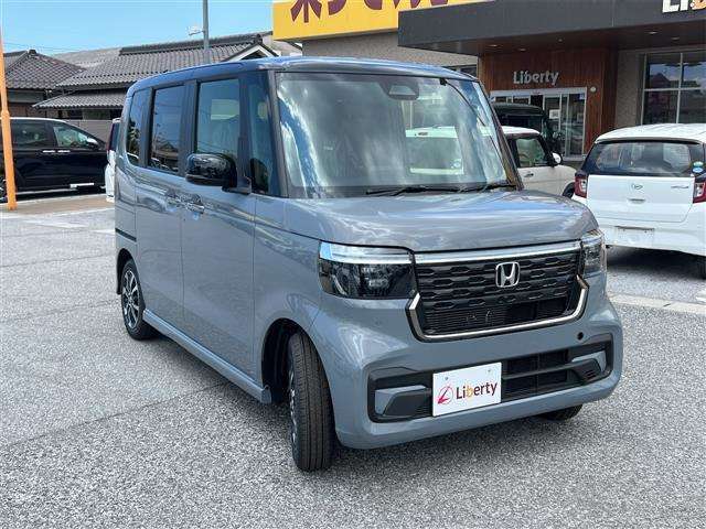 ■□■□■ アフターサービスも安心！！ 自社整備工場・自社鈑金工場・積載車を完備しておりますので、お客様のご購入後も手厚くサポートいたします！！  ■□■□■
