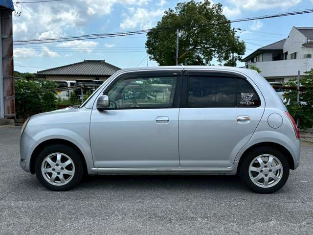人気のワゴンR/ムーヴ/デイズから、便利なスライドドア付きN-BOX/タント/ルークスなどの軽自動車や3列シートミニバンのセレナ/ステップワゴン/ノア/ヴォクシーを多数取り揃えております。