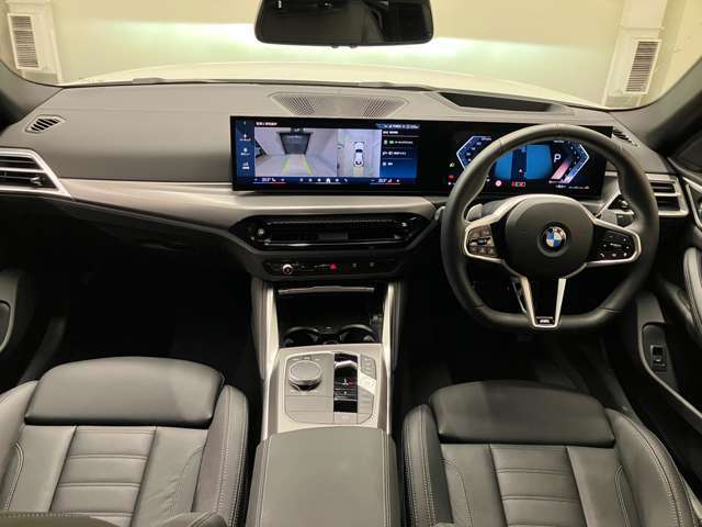 ☆センターパネルを運転席側に僅かに傾けたBMW独特のインパネ☆【駆け抜ける歓び】はここからもスタートしております☆