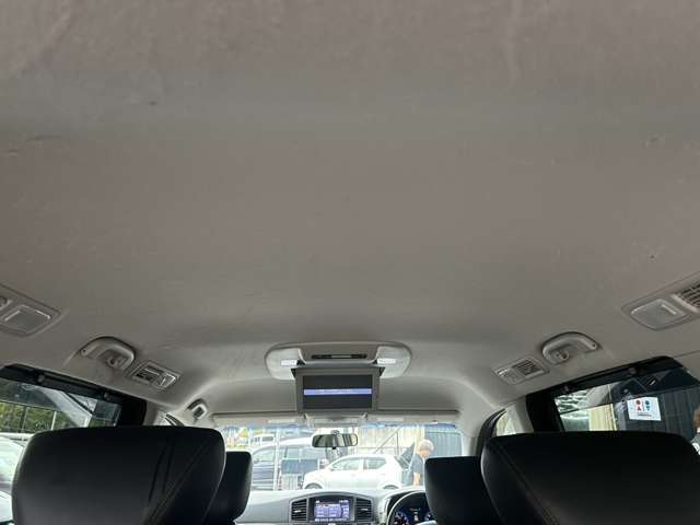 天井周りシミや汚れなど無く、比較的綺麗に保たれています！