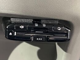 【ETC】高速道路の料金所をストレスなく通過！話題のスポットやサービスエリアに多い「スマートIC」利用時は必須のアイテムです。当店でセットアップを実施、ご納車当日からすぐにご利用いただけます！