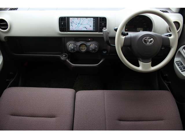 運転者にとっては日々使用することとなる運転席です。運転席が快適だと運転に集中することができますね。