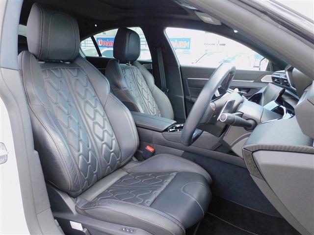 フルパッケージ・ACC・黒革シート・サンルーフ・ナビTV・全周囲カメラ・CarPlay・Bluetooth・スマートキー・LEDライト・純正18インチAW・パワーバックドア・コーナーセンサー・ETC