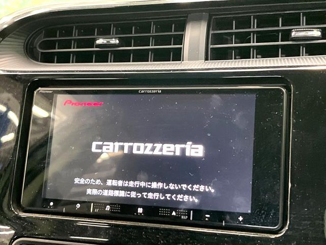 【ナビゲーション】目的地までしっかり案内してくれる使いやすいナビ。Bluetooth接続すればお持ちのスマホやMP3プレイヤーの音楽を再生可能！毎日の運転がさらに楽しくなります！！