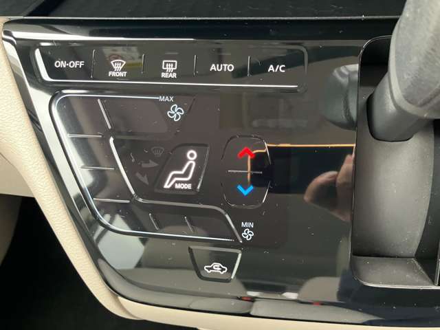 弊社在庫車両は、すべて第三者機関『AIS』により検査頂いた認定車両となります。修復歴車の販売は致しませんので、ご安心ください。またお問い合わせ頂きましたら検査証を添付致します。