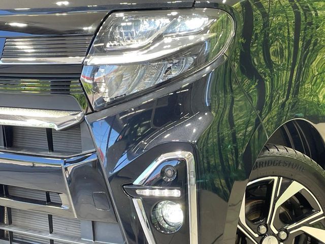 【LEDヘッドライト】悪天候や夜間走行時も良好な視界を確保し安心して運転できる高輝度LEDヘッドライトを装備！点灯速度が早く、消費電力も抑えられています。