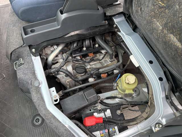 中古車でもこんなにきれいなエンジンルーム！！まだまだ元気なエンジンがあなたの新しいパートナーとしてがんばります！