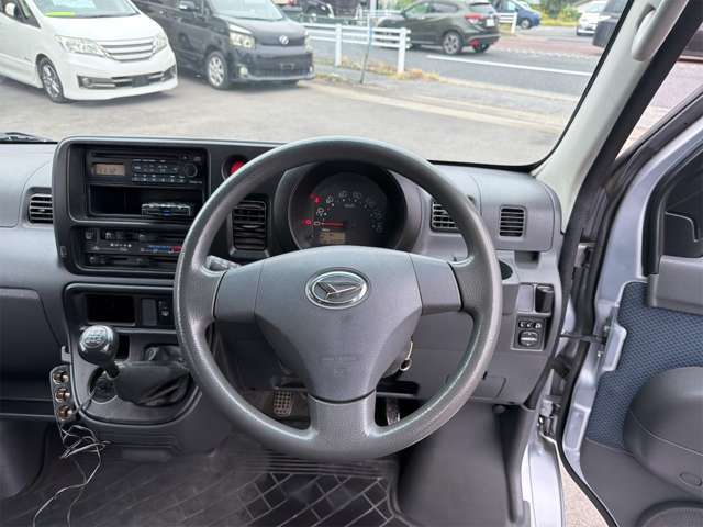 インパネ全体も無駄なものもなくスッキリとしていて使いやすい仕様となっています。