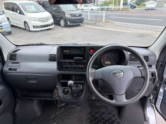 インパネ全体も無駄なものもなくスッキリとしていて使いやすい仕様となっています。