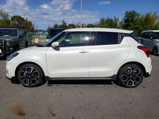 カーナビ、ドライブレコーダー、ETC、バックカメラ等のオプションをご用意しております♪