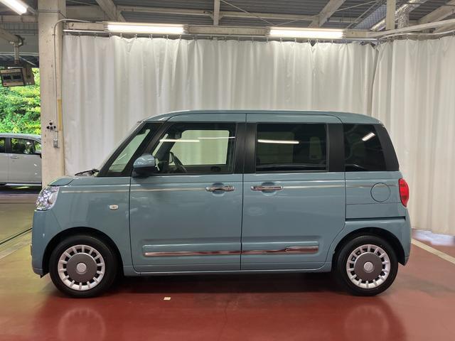 【スマートアシスト搭載車】　衝突回避支援ブレーキ機能（対車両・歩行者）、衝突警報機能（対車両・対歩行者）、誤発信抑制制御機能などの機能で安全な運転をサポートします