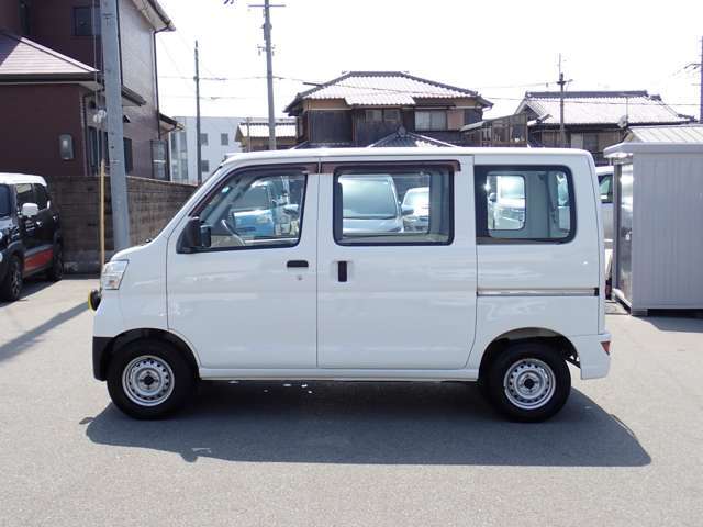 もちろん全国販売可能です。気になるお車の画像、装備内容や商談状況などメールでお送りすることもできますので是非気軽にお問合せください。