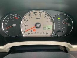 当店では車両本体価格以外に、諸費用を含めた支払総額も表示しておりますので、お客様の予算にピッタリのおクルマお選びができます。コーティングやJAFをセットにしたオトクな購入パックも好評です。