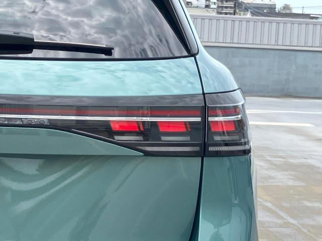 LEDテールランプはダイナミックターンインジケーター(流れるウインカー)