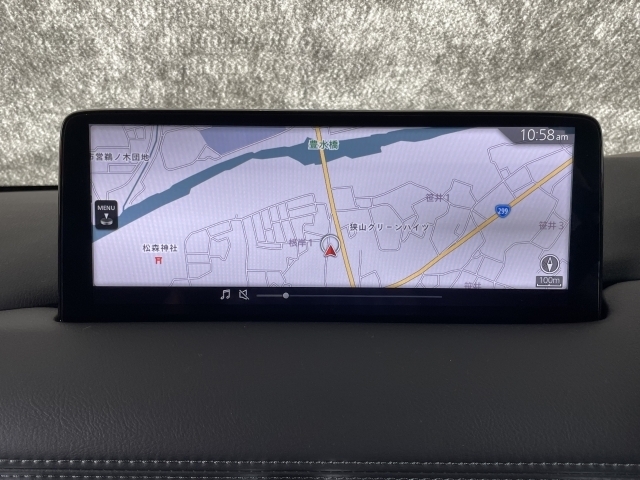10.25インチセンターディスプレイにナビやフルセグTV、インターネットラジオやBluetoothなどのエンターテーメント機能を凝縮したマツダコネクト！