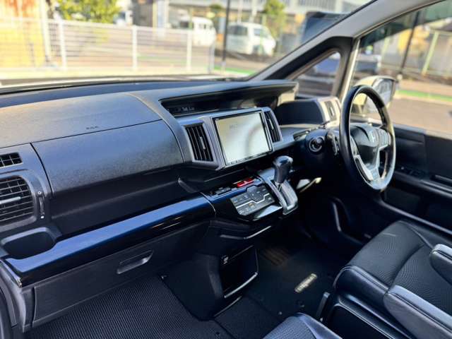 当店のお車をご覧頂き有難うございます。内外装の追加写真をご希望のお客様はお気軽にお申し付けください。現車確認もお待ちしておりますv