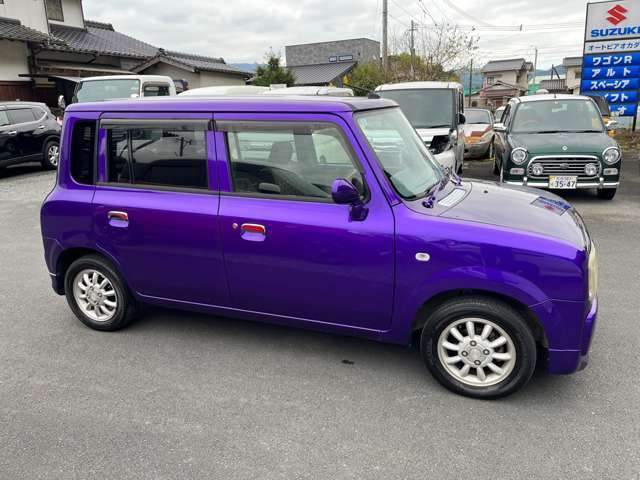 下取り車につき修復の有無の確認が困難でしたので修復歴ありとしています。大きな凹み等はありません。走行も普通に問題ありません。足廻り等も問題無しです。