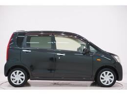 県内13店舗にて常時500台以上ダイハツ車を展示中です。見て、触って、納得のいく一台をぜひ見つけてください。