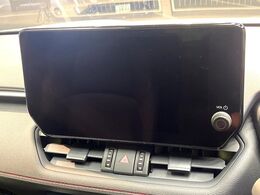 【ナビ機能付きディスプレイオーディオ】ナビ機能搭載の他、お持ちのスマートフォンと連携して、ナビやbluetoothでの音楽再生が可能です♪デザインはもちろん操作性も良好！