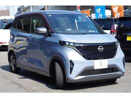 年式相応ですが、納車時にはできる限りキレイに納車させていただきます。どうしても気になるところ等ありましたら、低価格にてお直しいたしますので、何なりとお申し付けください。