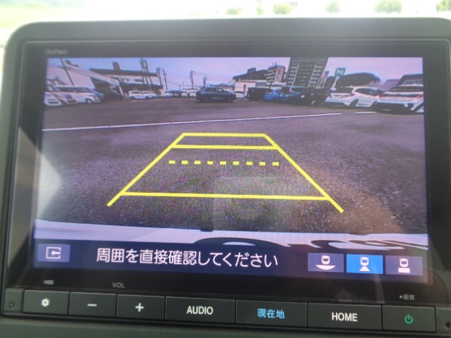 バックが苦手な方も安心のリアワイドカメラ付きです。