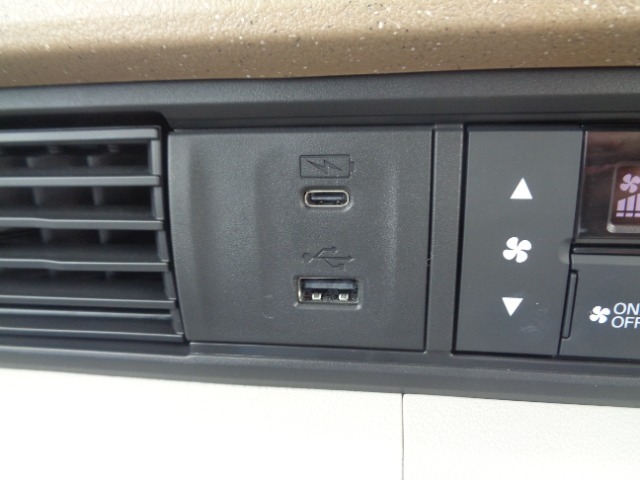 充電用USBジャック(Type-C)