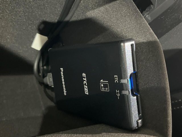 【ETC】高速道路の料金所をストレスなく通過！話題のスポットやサービスエリアに多い「スマートIC」利用時は必須のアイテムです。当店でセットアップを実施、ご納車当日からすぐにご利用いただけます！