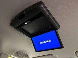 【純正ナビ】人気の純正ナビを装備。オーディオ機能も充実しており、Bluetooth接続すればお持ちのスマホやMP3プレイヤーの音楽を再生可能！毎日の運転がさらに楽しくなります！！