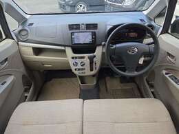 運転しやすいインパネ周りです。見やすいレイアウトで快適なドライブをサポート☆