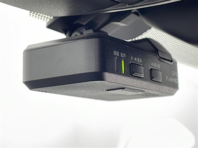 ◆【ETC】有料道路を利用する際に料金所で停止することなく通過できる、ETC車載器（ノンストップ自動料金収受システム機器）が装備されています。セットアップを行うことで利用可能になります。