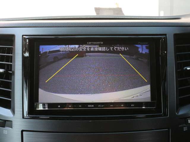 ナビ搭載ですので道に迷うことなく楽しくドライブ！バックカメラも装備しており駐車もラクラクです★