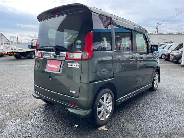 視界の良さと取り回しの良さで、たまに運転する奥様にも安心♪